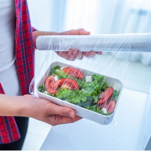 Харчова плівка для зберігання продуктів 100 метрів 7 мкм (30/1)