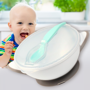 Тарелка BabyOno 1063/02 с присоской и ложкой для детей и младенцев, Серый (SB)