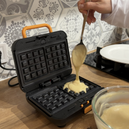 Бутербродниця-сендвічниця з насадками 3 в 1 LV-883, 750 Вт