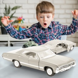 Коллекционная металлическая инерционная модель машинка Kinsmart 1:43 1967 Chevrolet Impala KT5418W Бежевый (IGR24)