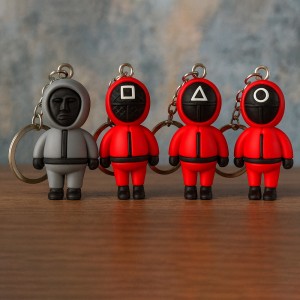 Колекційні брелки на ключі, рюкзак моделька охоронця «Гра в кальмара» 58х30 мм (12) Колекційні брелки на ключі, рюкзак моделька охоронця «Гра в кальмара» 58х30 мм (12)