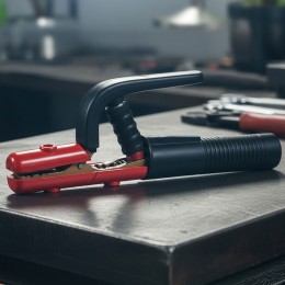 Электрододержатель для ручной дуговой сварки (MMA) ESAB 500A, 27 см, латунь P-1979 (JS) Электрододержатель для ручной дуговой сварки (MMA) ESAB 500A, 27 см, латунь P-1979 (JS)