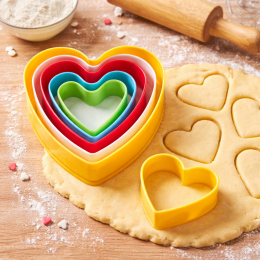 Набор пластиковых вырубок  для печенья и пряников Empire EM-8752 "Сердце" 5 шт (204)