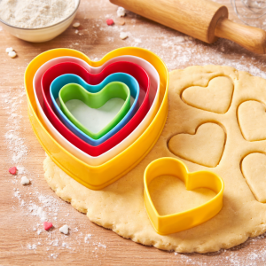 Набір пластикових вирубок  для печива та пряників Empire EM-8752 "Серце" 5 шт (204)