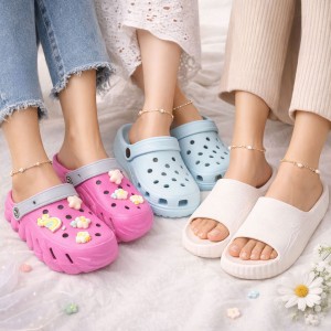 Набір жіночих тапочок кроксів 3 пари (випадкова модель) розмір 41