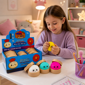 BUN Squishy Dumpling сквіш бао булочка / пельмень 5,5 см — м’яка іграшка-сквіші, фіджет для руккапсула-кошик «bamboo steamer» Випадковий колір (OX)