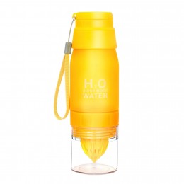 Спортивна пляшка для води жовта H-244 650 мл (пляшечка для залу) з соковижималкою (237)