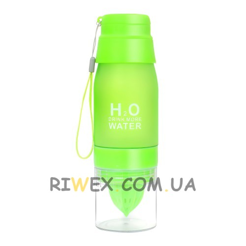 Спортивная бутылка для воды зелёная H-244 650 мл (бутылочка для зала) с соковыжималкой (237)